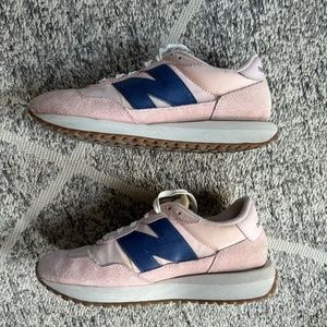 New Balance 237